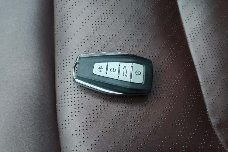 Used Geely Auto Haoyue 2022 1.8TD DCT Flagship 7-Seater Vehicle Key
