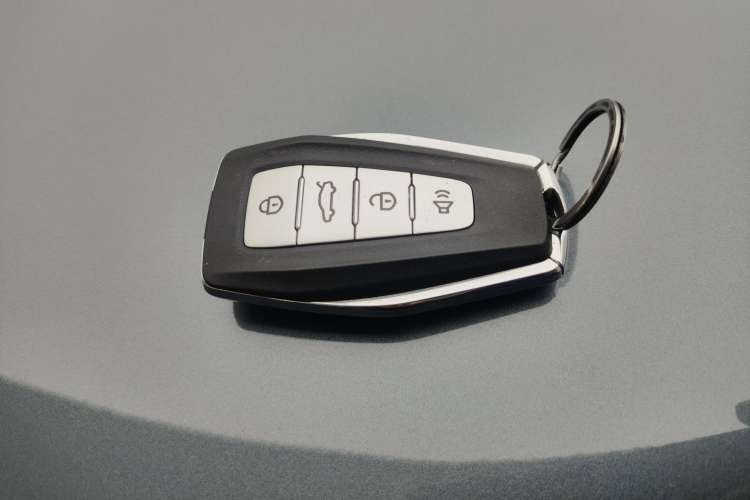 Used Geely Auto Haoyue 2022 1.8TD DCT Luxury 7-Seater Vehicle Key