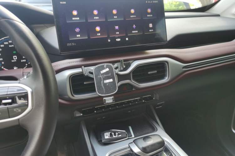 Used Geely Auto Haoyue 2022 1.8TD DCT Luxury 7-Seater Audio And AC Panel