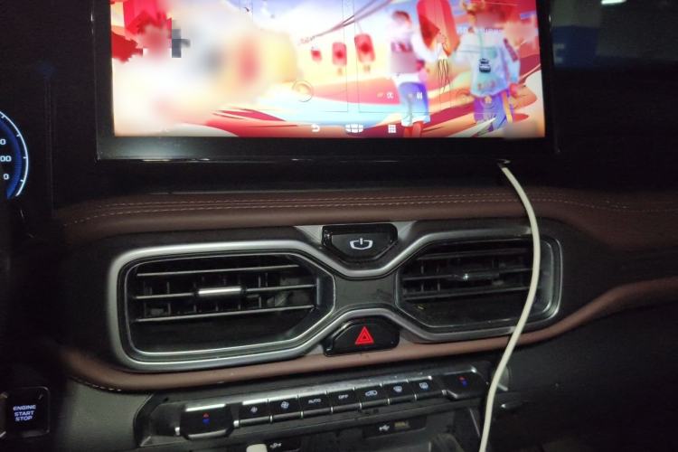 Used Geely Auto Haoyue 2022 1.8TD DCT Luxury 7-Seater Audio And AC Panel