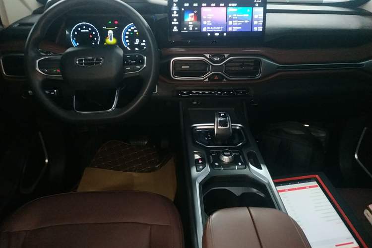 Used Geely Auto Haoyue 2022 1.8TD Automatic Comfort Model 7 Seats Audio And AC Panel