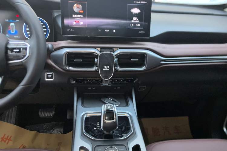 Used Geely Auto Haoyue 2022 1.8TD Automatic Prestige 7-Seater Audio And AC Panel