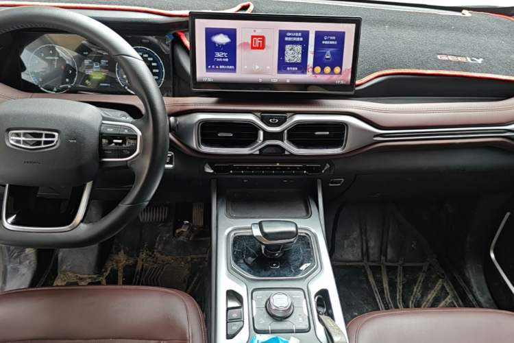 Used Geely Auto Haoyue 2022 1.8TD DCT Luxury 7-Seater Audio And AC Panel