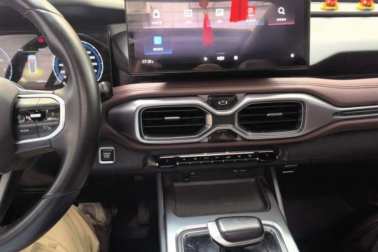 Used Geely Auto Haoyue 2022 1.8TD DCT Luxury 7-Seater Audio And AC Panel