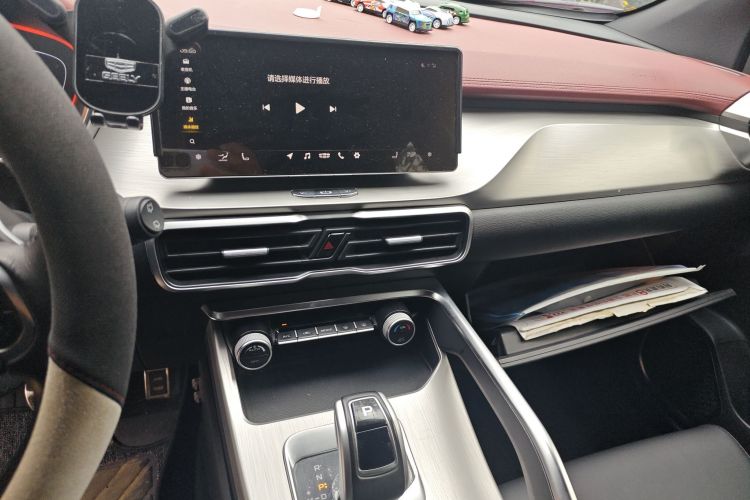 Used Geely Auto Haoyue 2022 1.8TD DCT Flagship 7-Seater Audio And AC Panel