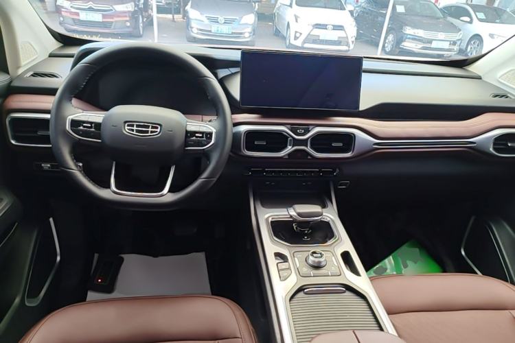 Used Geely Auto Haoyue 2022 1.8TD DCT Luxury 7-Seater Center Console