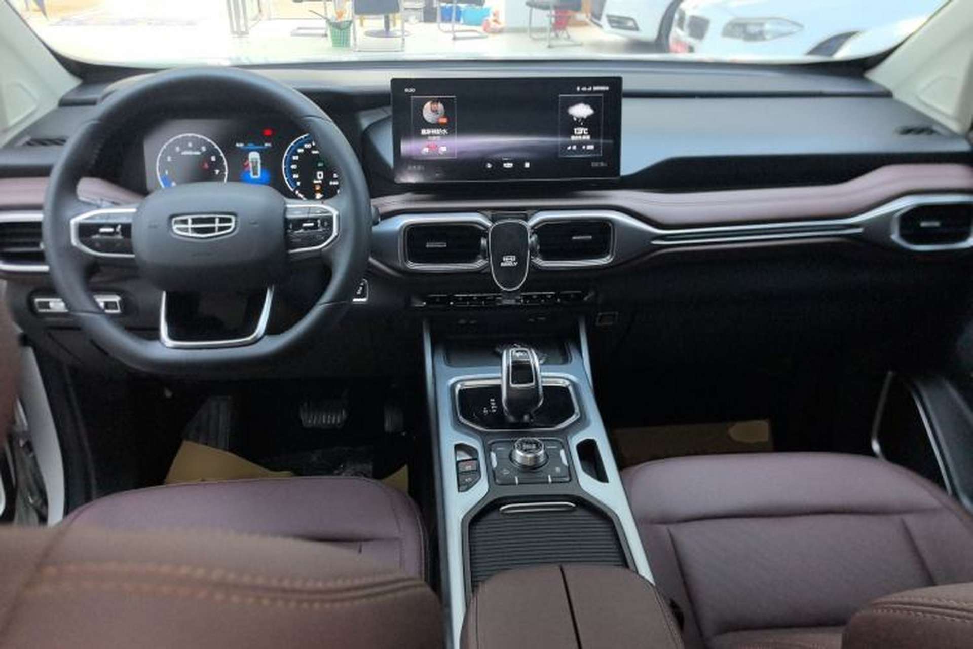 Used Geely Auto Haoyue 2022 1.8TD Automatic Prestige 7-Seater Center Console