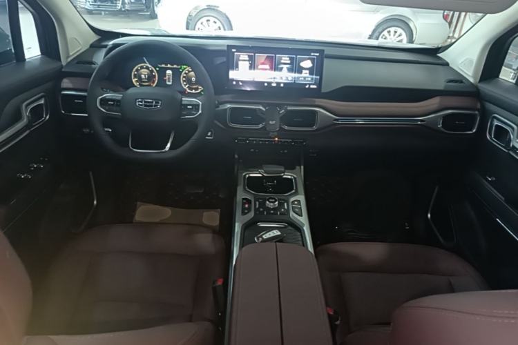 Used Geely Auto Haoyue 2022 1.8TD DCT Flagship 7-Seater Center Console
