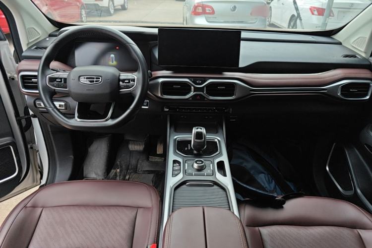 Used Geely Auto Haoyue 2022 1.8TD Automatic Prestige 7-Seater Center Console