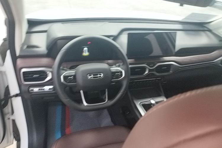 Used Geely Auto Haoyue 2022 1.8TD DCT Luxury 7-Seater Center Console