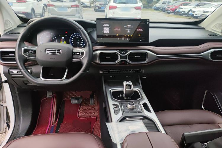 Used Geely Auto Haoyue 2022 1.8TD Automatic Prestige 7-Seater Center Console