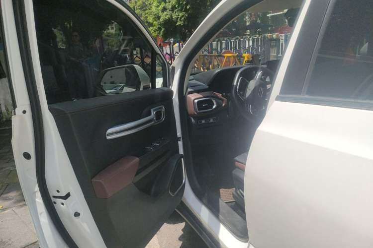 Used Geely Auto Haoyue 2022 1.8TD DCT Luxury 7-Seater Driver Seat