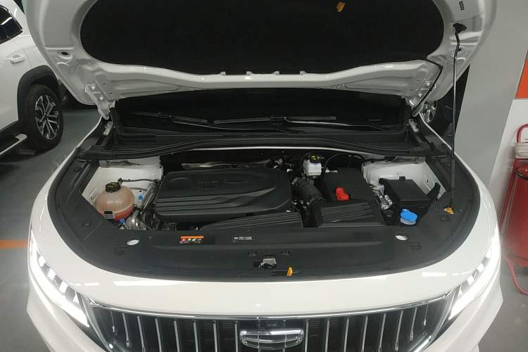 Used Geely Auto Haoyue 2022 1.8TD Automatic Comfort Model 7 Seats Engine Bay