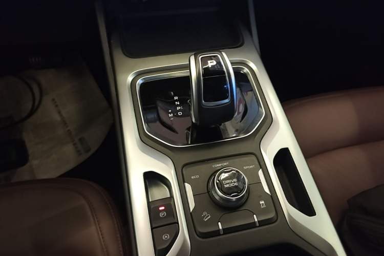 Used Geely Auto Haoyue 2022 1.8TD Automatic Prestige 7-Seater Gear Lever