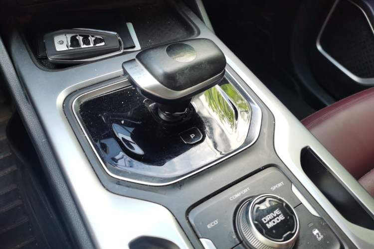 Used Geely Auto Haoyue 2022 1.8TD DCT Luxury 7-Seater Gear Lever
