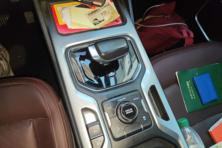 Used Geely Auto Haoyue 2022 1.8TD DCT Luxury 7-Seater Gear Lever