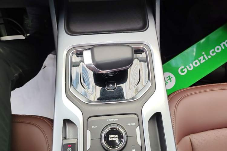 Used Geely Auto Haoyue 2022 1.8TD DCT Luxury 7-Seater Gear Lever