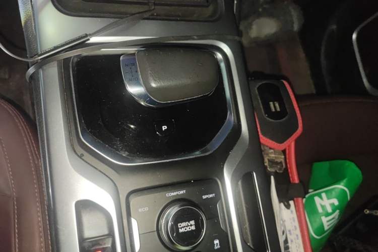 Used Geely Auto Haoyue 2022 1.8TD DCT Luxury 7-Seater Gear Lever