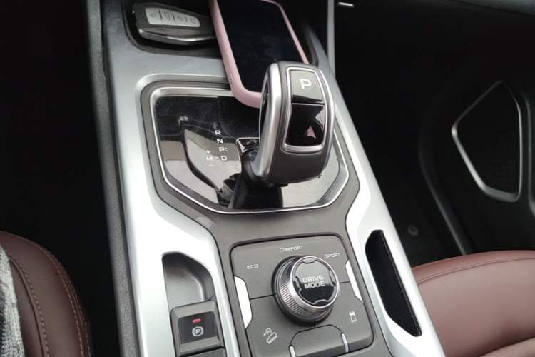 Used Geely Auto Haoyue 2022 1.8TD Automatic Comfort Model 5 Seats Gear Lever