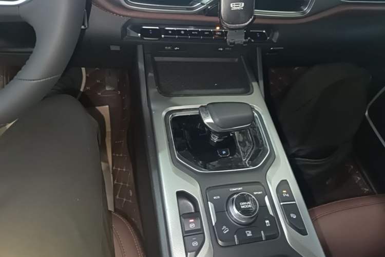 Used Geely Auto Haoyue 2022 1.8TD DCT Flagship 7-Seater Gear Lever