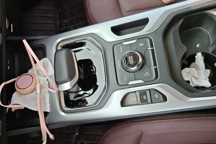 Used Geely Auto Haoyue 2022 1.8TD DCT Luxury 7-Seater Gear Lever