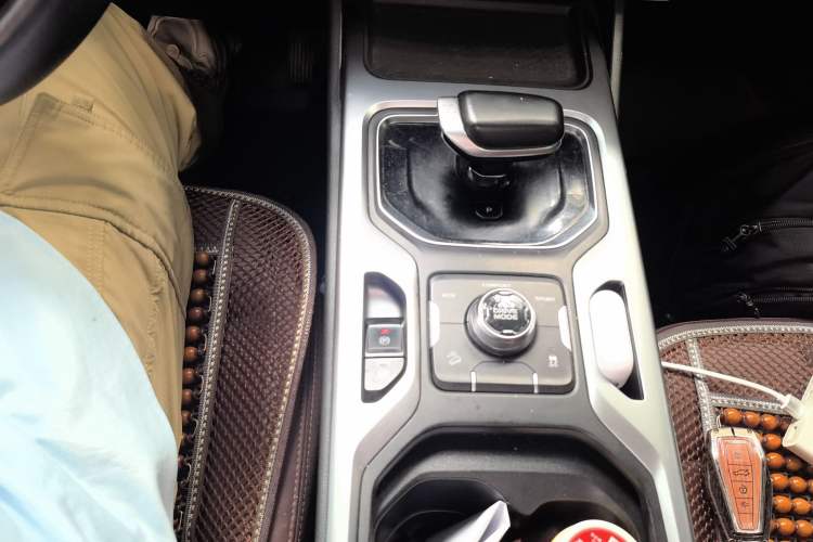 Used Geely Auto Haoyue 2022 1.8TD DCT Luxury 7-Seater Gear Lever