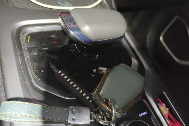 Used Geely Auto Haoyue 2022 1.8TD DCT Luxury 7-Seater Gear Lever