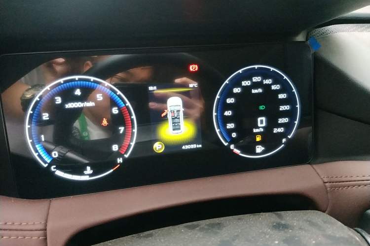 Used Geely Auto Haoyue 2022 1.8TD DCT Luxury 7-Seater Instrument Cluster