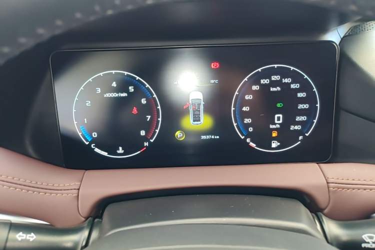 Used Geely Auto Haoyue 2022 1.8TD DCT Luxury 7-Seater Instrument Cluster