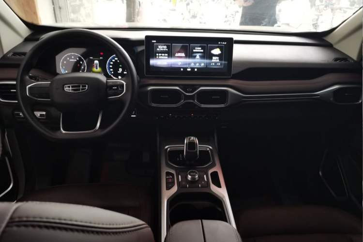 Used Geely Auto Haoyue 2022 1.8TD Automatic Comfort Model 7 Seats Interior 1