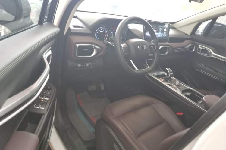 Used Geely Auto Haoyue 2022 1.8TD Automatic Comfort Model 7 Seats Interior 5