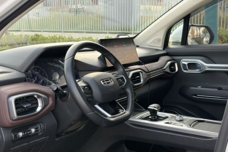 Used Geely Auto Haoyue 2022 1.8TD DCT Luxury 7-Seater Interior 5