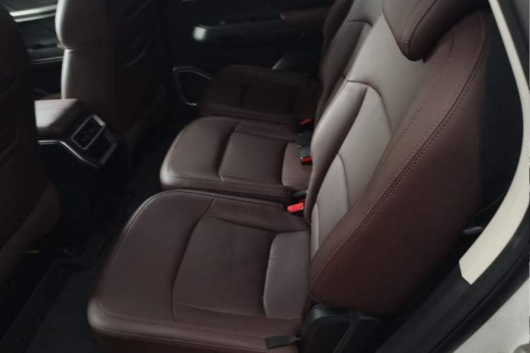 Used Geely Auto Haoyue 2022 1.8TD Automatic Comfort Model 7 Seats Interior 6