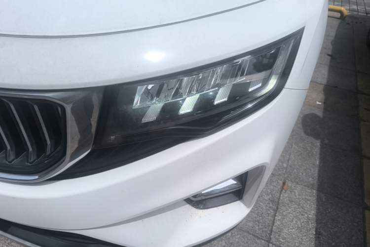Used Geely Auto Haoyue 2022 1.8TD Automatic Comfort Model 7 Seats Left Front Headlight