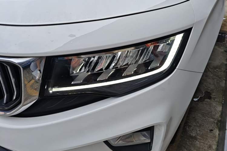 Used Geely Auto Haoyue 2022 1.8TD DCT Luxury 7-Seater Left Front Headlight
