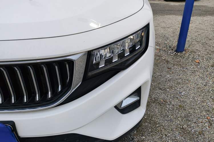Used Geely Auto Haoyue 2022 1.8TD Automatic Prestige 7-Seater Left Front Headlight