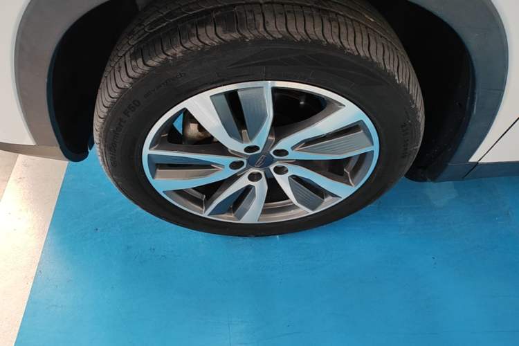 Used Geely Auto Haoyue 2022 1.8TD DCT Luxury 7-Seater Left Front Wheel Hub