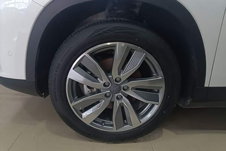 Used Geely Auto Haoyue 2022 1.8TD DCT Flagship 7-Seater Left Front Wheel Hub