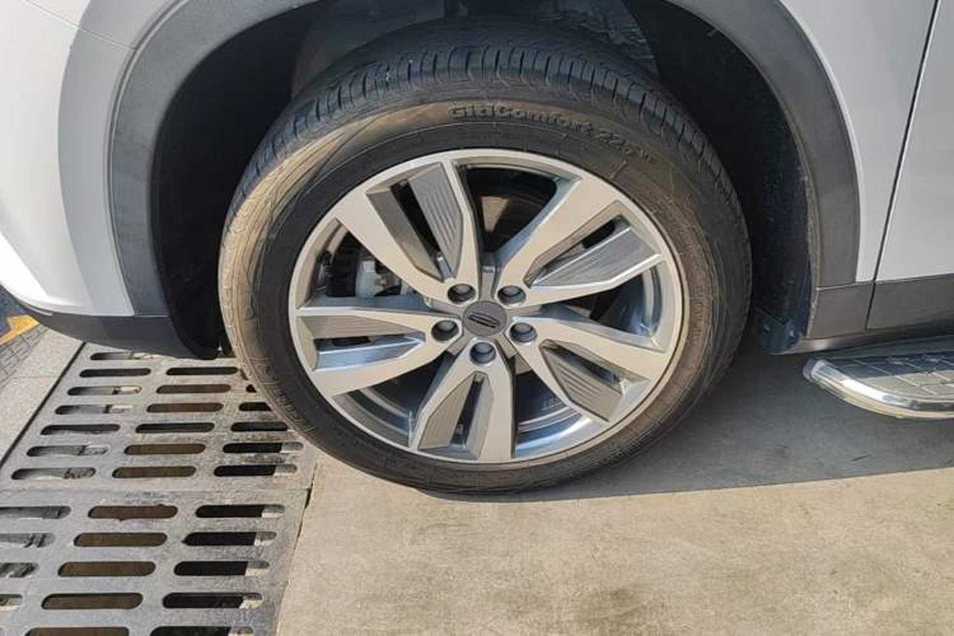 Used Geely Auto Haoyue 2022 1.8TD DCT Luxury 7-Seater Left Front Wheel Hub