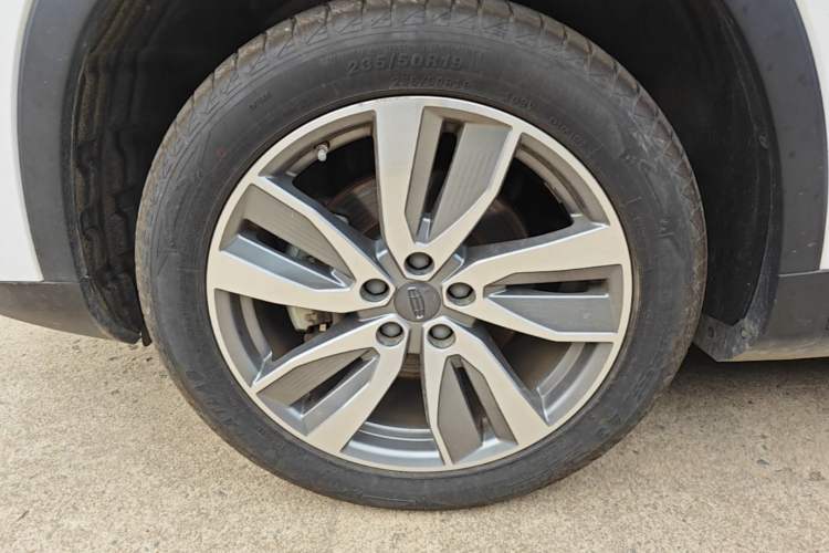 Used Geely Auto Haoyue 2022 1.8TD Automatic Prestige 7-Seater Left Front Wheel Hub