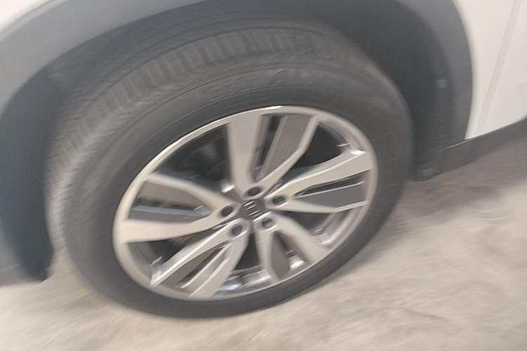 Used Geely Auto Haoyue 2022 1.8TD DCT Luxury 7-Seater Left Front Wheel Hub