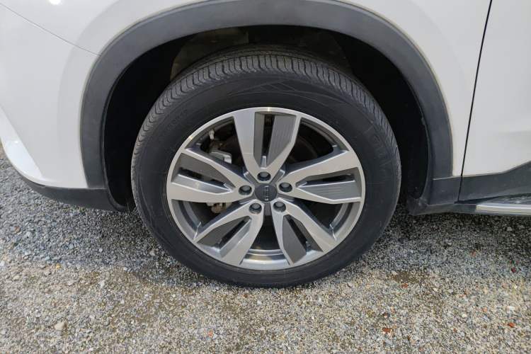 Used Geely Auto Haoyue 2022 1.8TD Automatic Prestige 7-Seater Left Front Wheel Hub