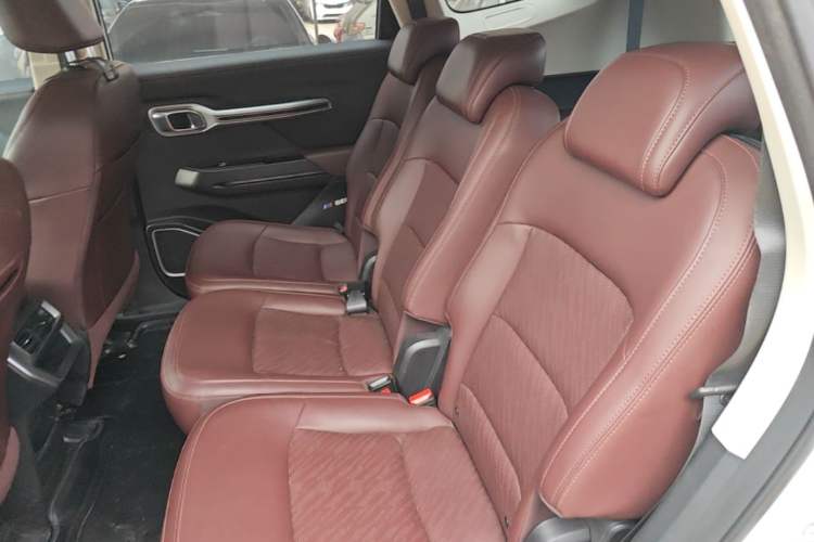 Used Geely Auto Haoyue 2022 1.8TD Automatic Prestige 7-Seater Left Rear Seat