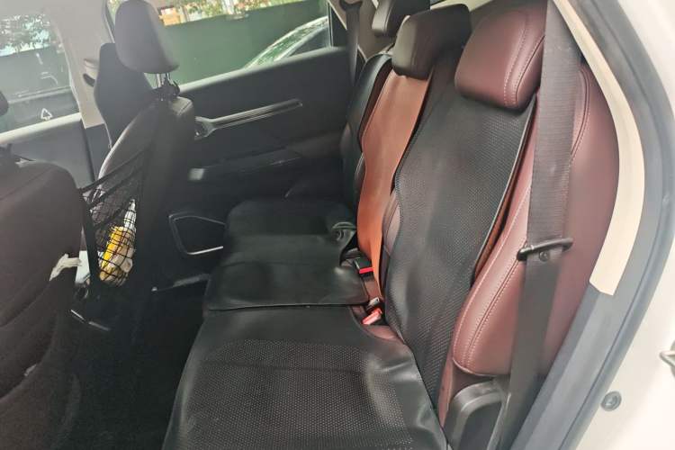 Used Geely Auto Haoyue 2022 1.8TD Automatic Prestige 7-Seater Left Rear Seat