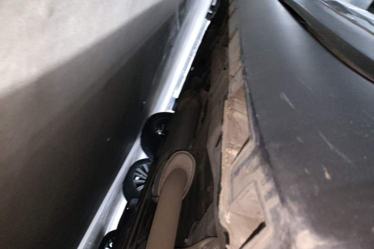Used Geely Auto Haoyue 2022 1.8TD DCT Luxury 7-Seater Left Side Sill