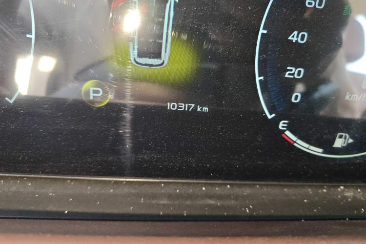 Used Geely Auto Haoyue 2022 1.8TD DCT Luxury 7-Seater Odometer Close Up