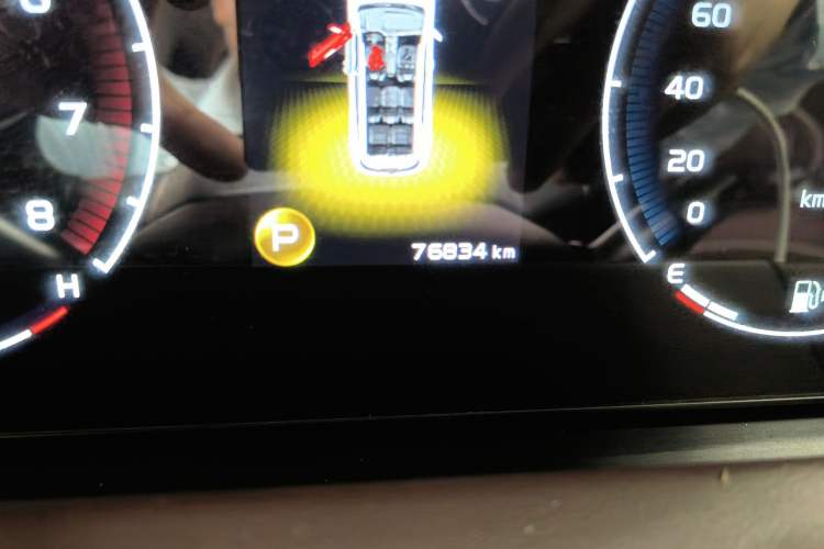 Used Geely Auto Haoyue 2022 1.8TD DCT Luxury 7-Seater Odometer Close Up