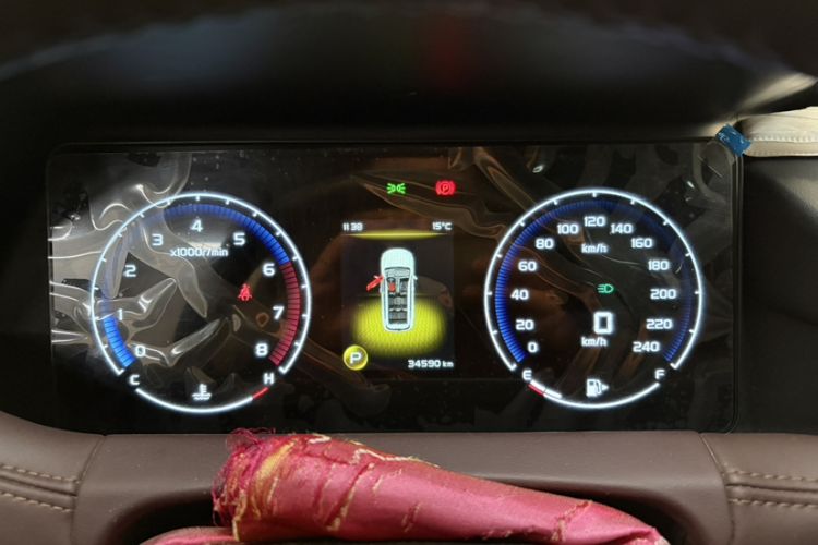 Used Geely Auto Haoyue 2022 1.8TD DCT Luxury 7-Seater Odometer Close Up