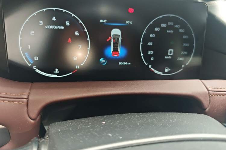 Used Geely Auto Haoyue 2022 1.8TD Automatic Prestige 7-Seater Odometer Close Up