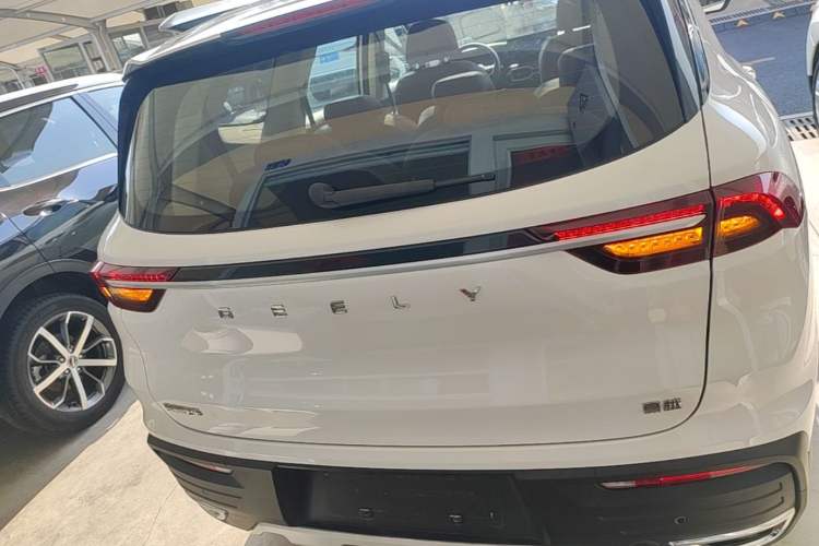 Used Geely Auto Haoyue 2022 1.8TD DCT Luxury 7-Seater Rear